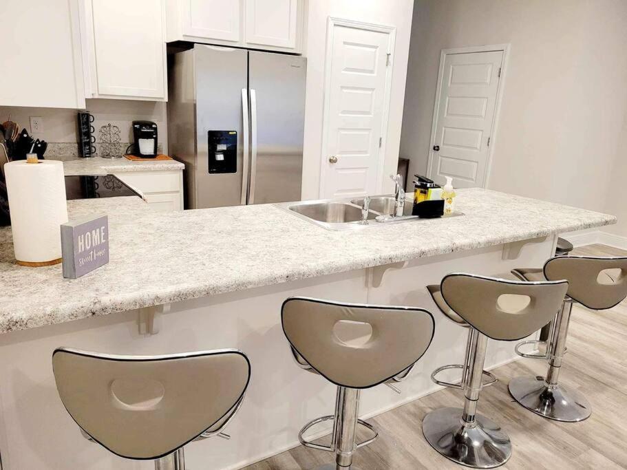 شقة Brand New House In Pensacola,Ev Connector Available المظهر الخارجي الصورة