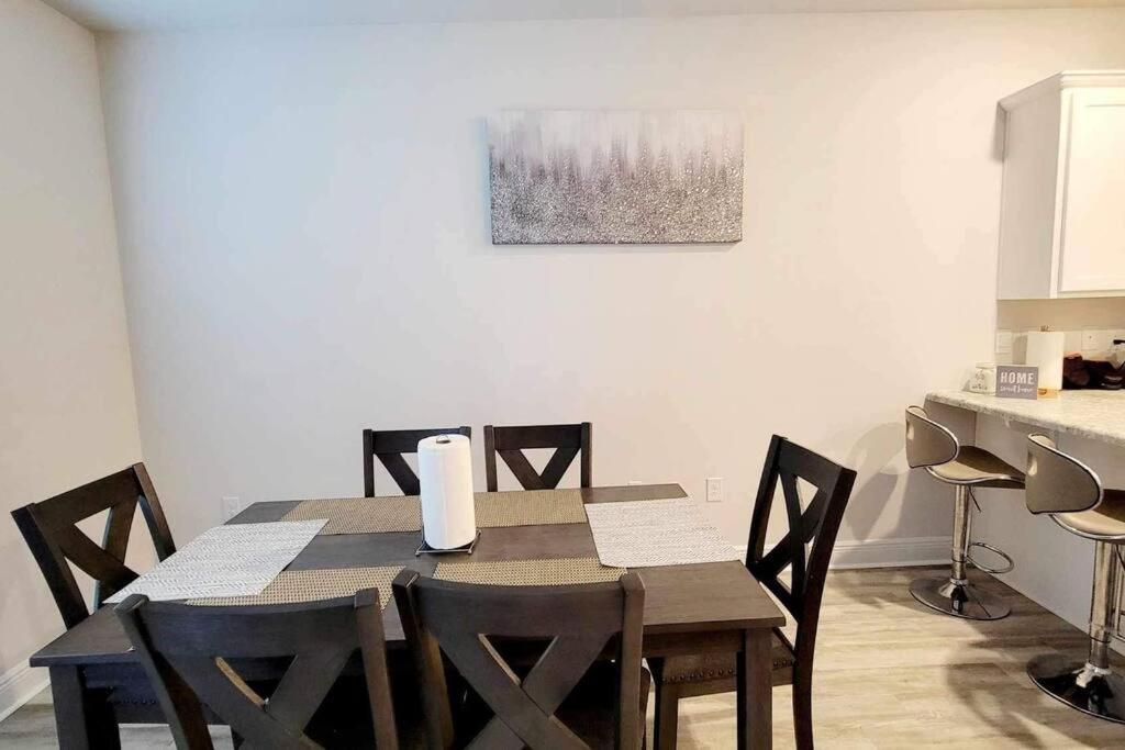 شقة Brand New House In Pensacola,Ev Connector Available المظهر الخارجي الصورة
