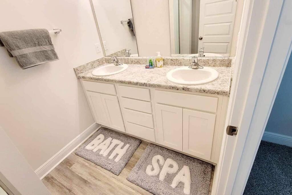شقة Brand New House In Pensacola,Ev Connector Available المظهر الخارجي الصورة
